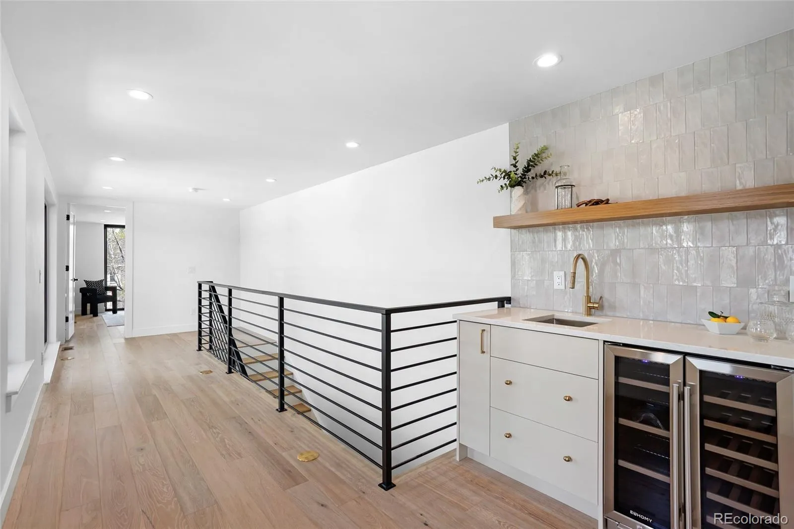 04042026232416 1600 30