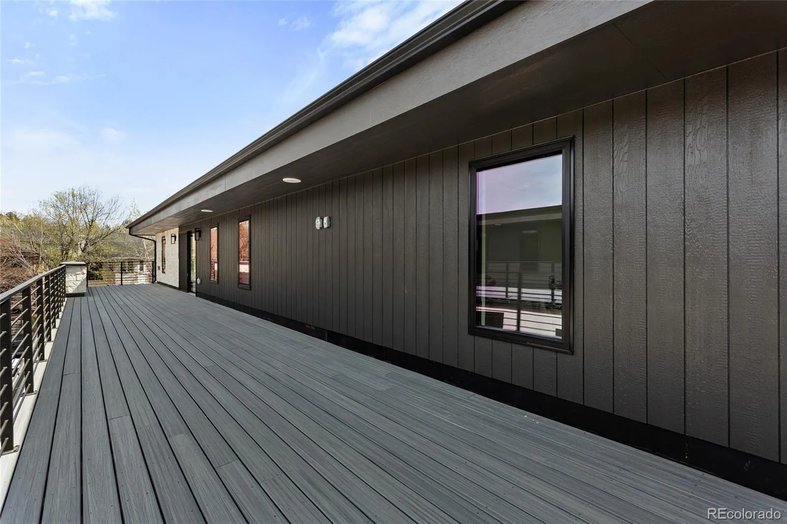 04042026232416 1600 33