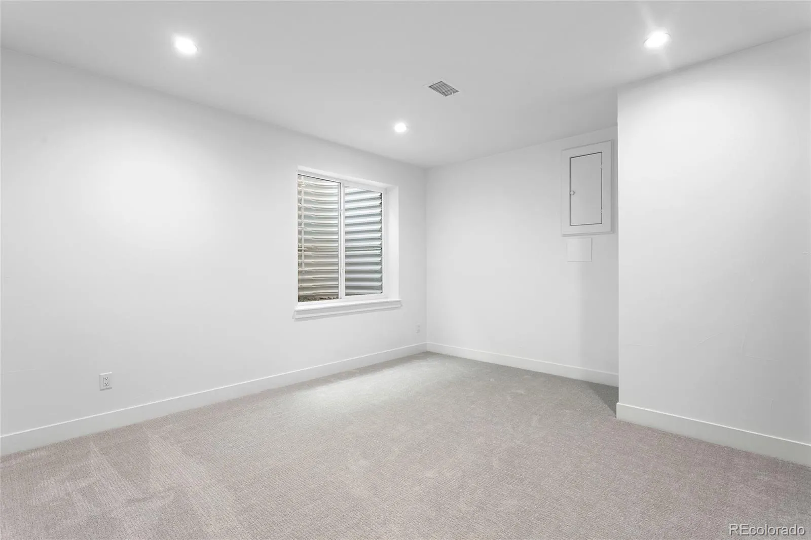 04042026232416 1600 38