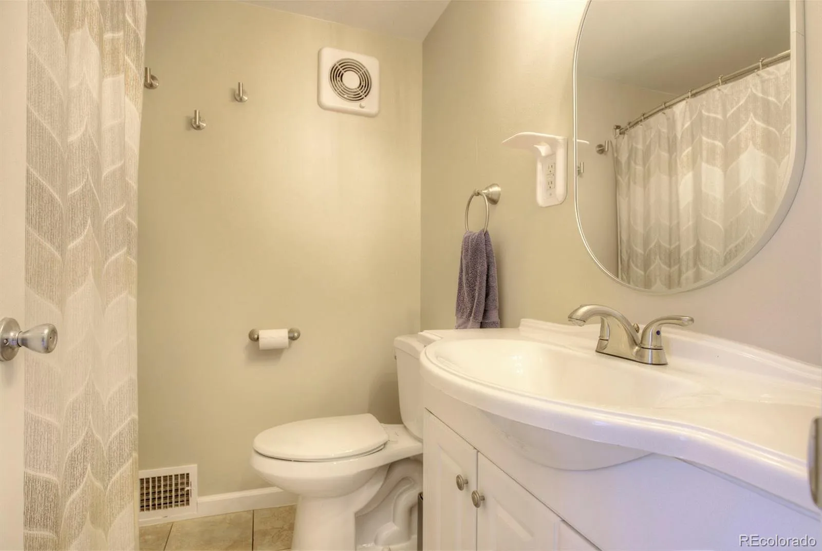 5656 S Elmwood Street Littleton CO 80120 | MLS #REC8178647 07232026191820 1600 20