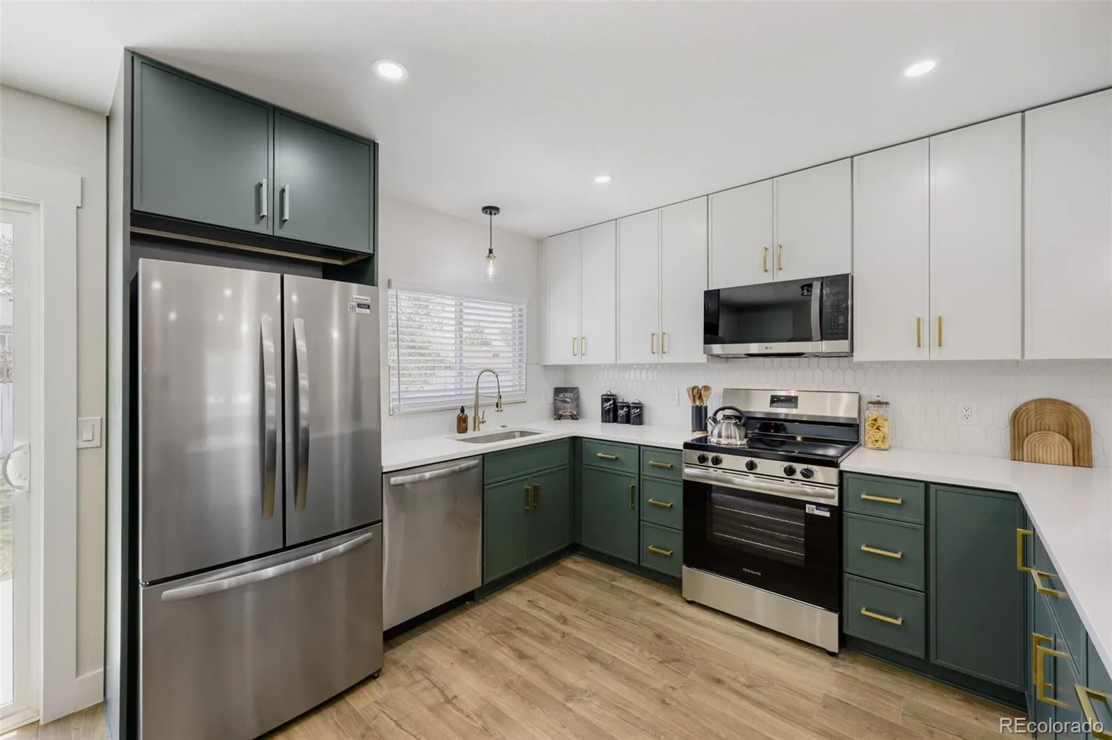 2710 W 101st Place Denver CO 80260 MLS #REC8183989 05182026192602 1600 11