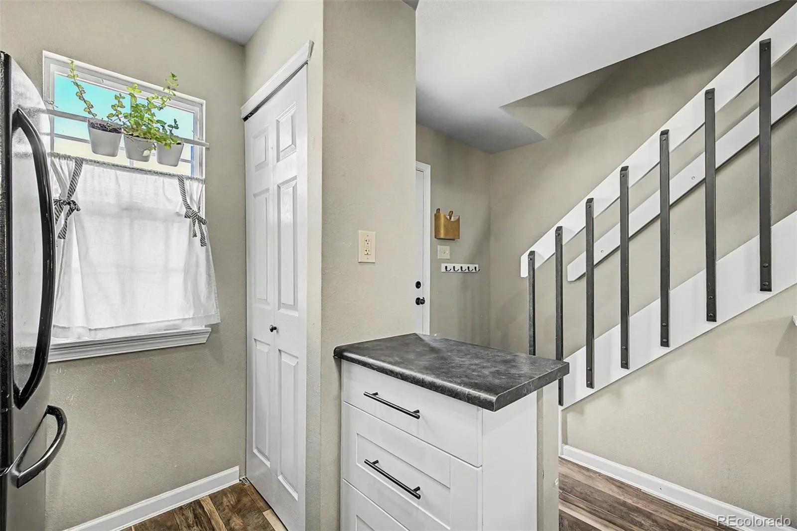 8198 S Columbine Court Centennial CO 80122 | MLS #REC8185413 08282026170609 1600 4