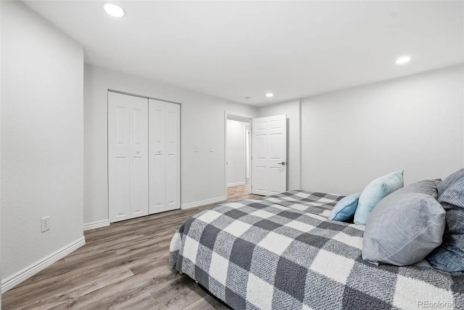 1685 S Emporia Court Aurora CO 80247 MLS #REC8189996 05212026185554 1600 25