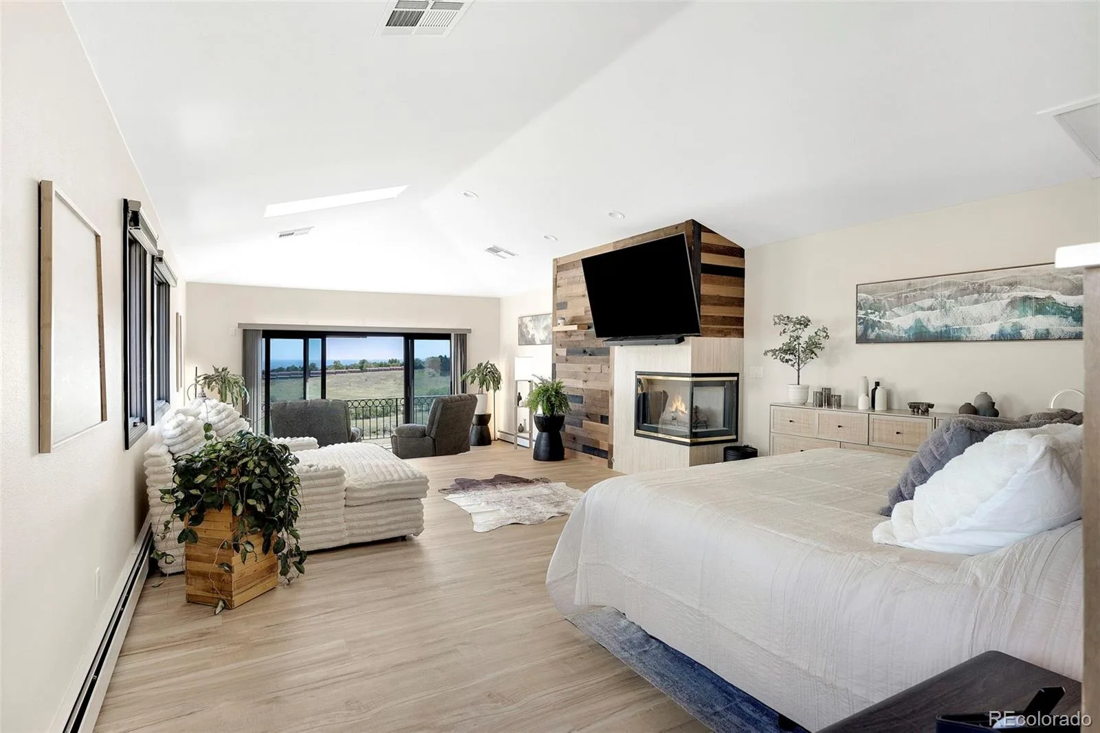 122 Loveland Way Golden CO 80401 | MLS #REC8195305 06202026055006 1600 23