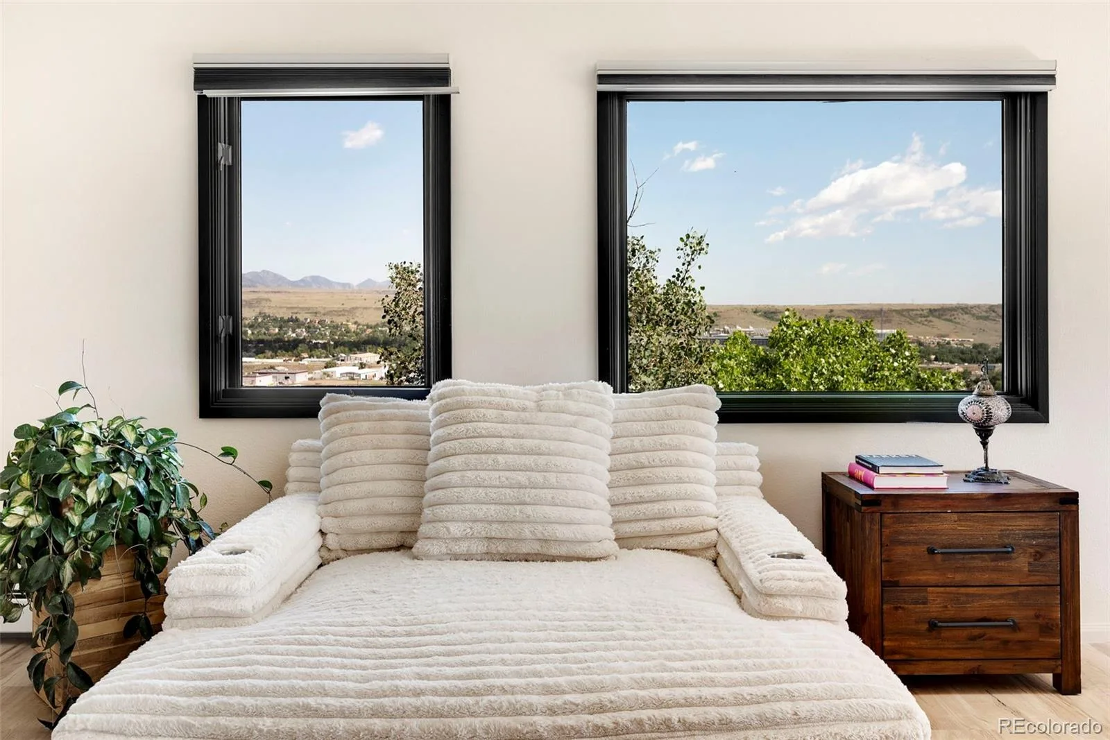 122 Loveland Way Golden CO 80401 | MLS #REC8195305 06202026055006 1600 26