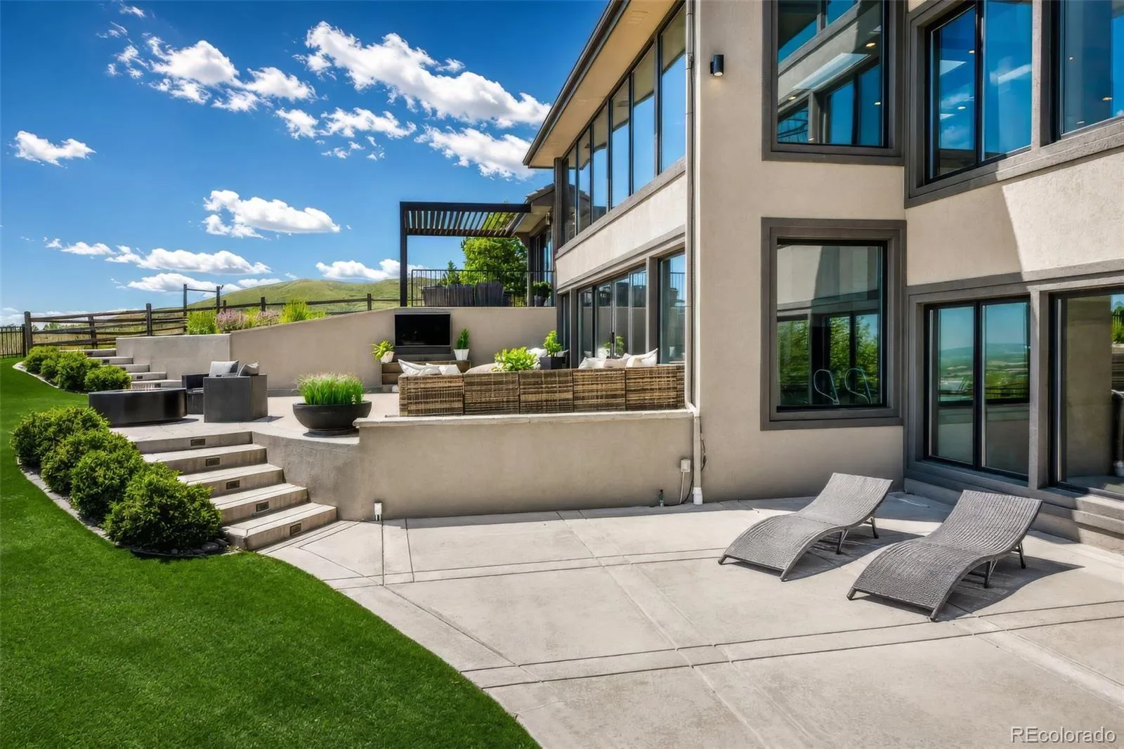 122 Loveland Way Golden CO 80401 | MLS #REC8195305 06202026055006 1600 45