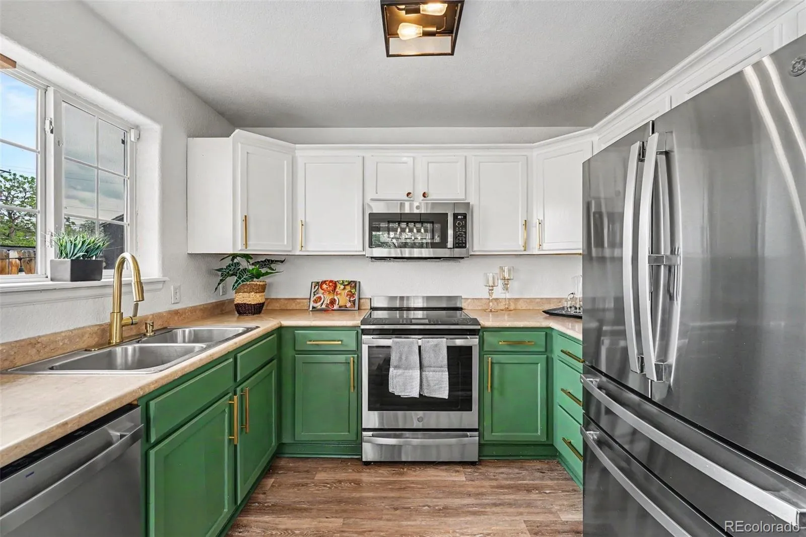 620 S Stuart Street Denver CO 80219 MLS #REC8197444 05282026162742 1600 9