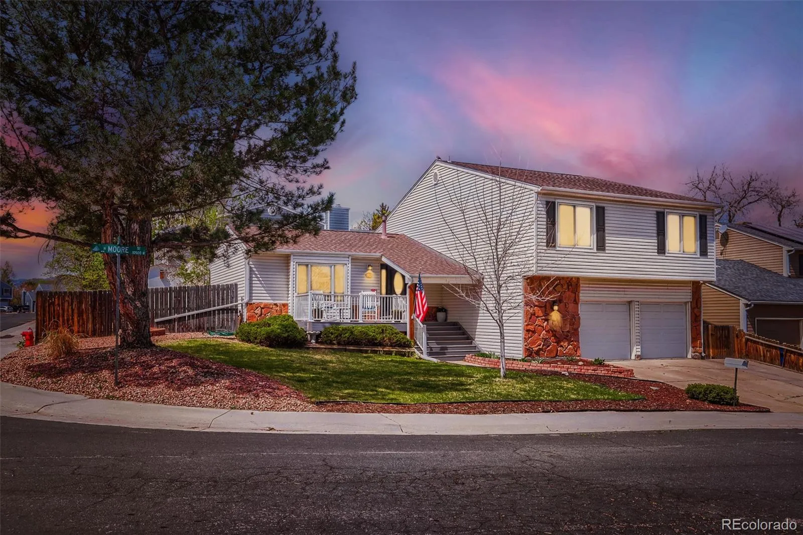 04152026211300 1600 0