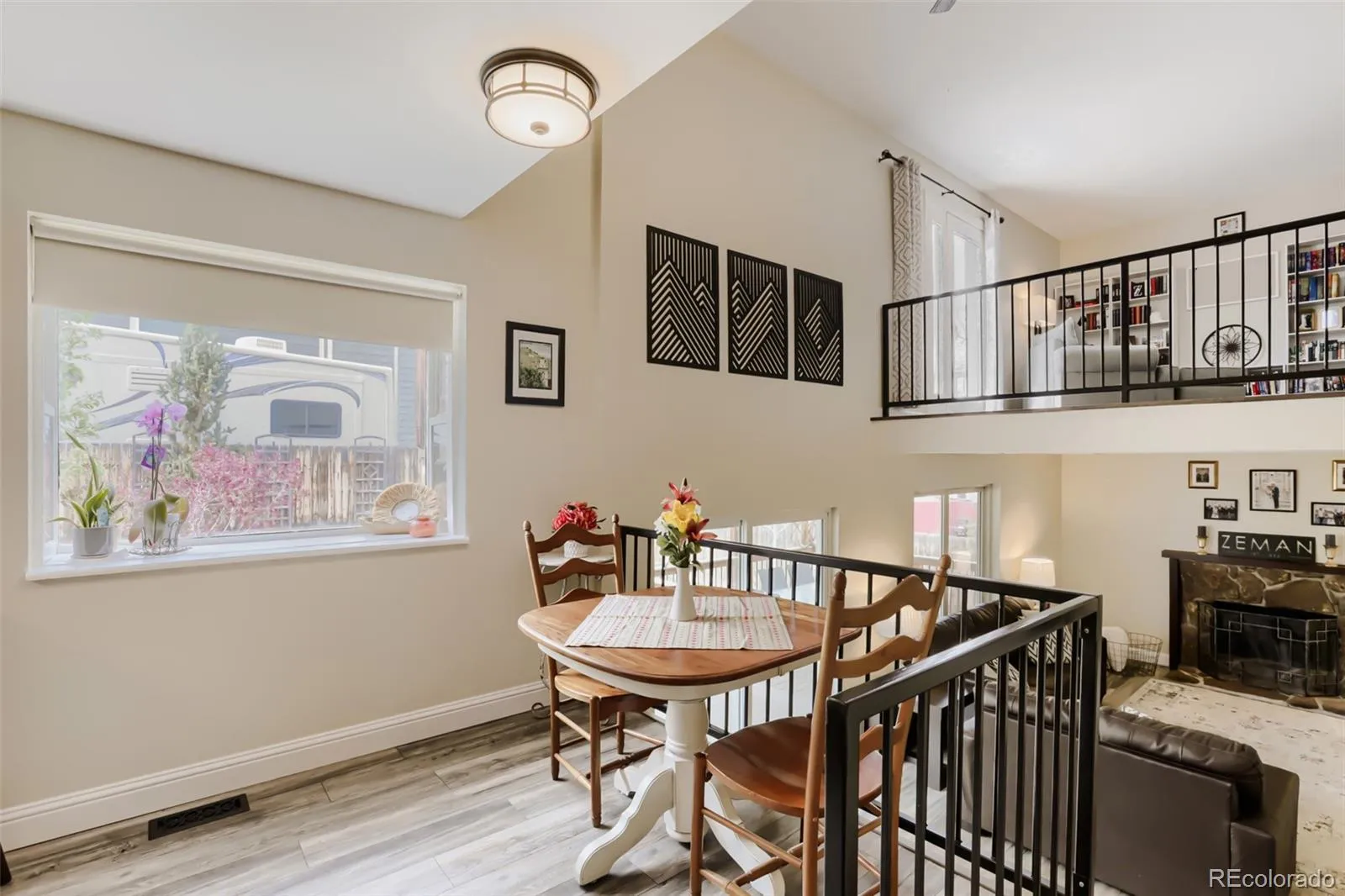 04152026211300 1600 12