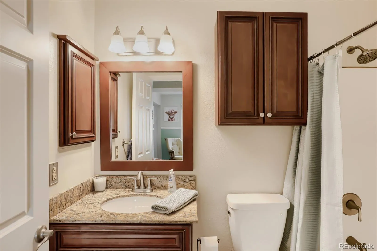 04152026211300 1600 21