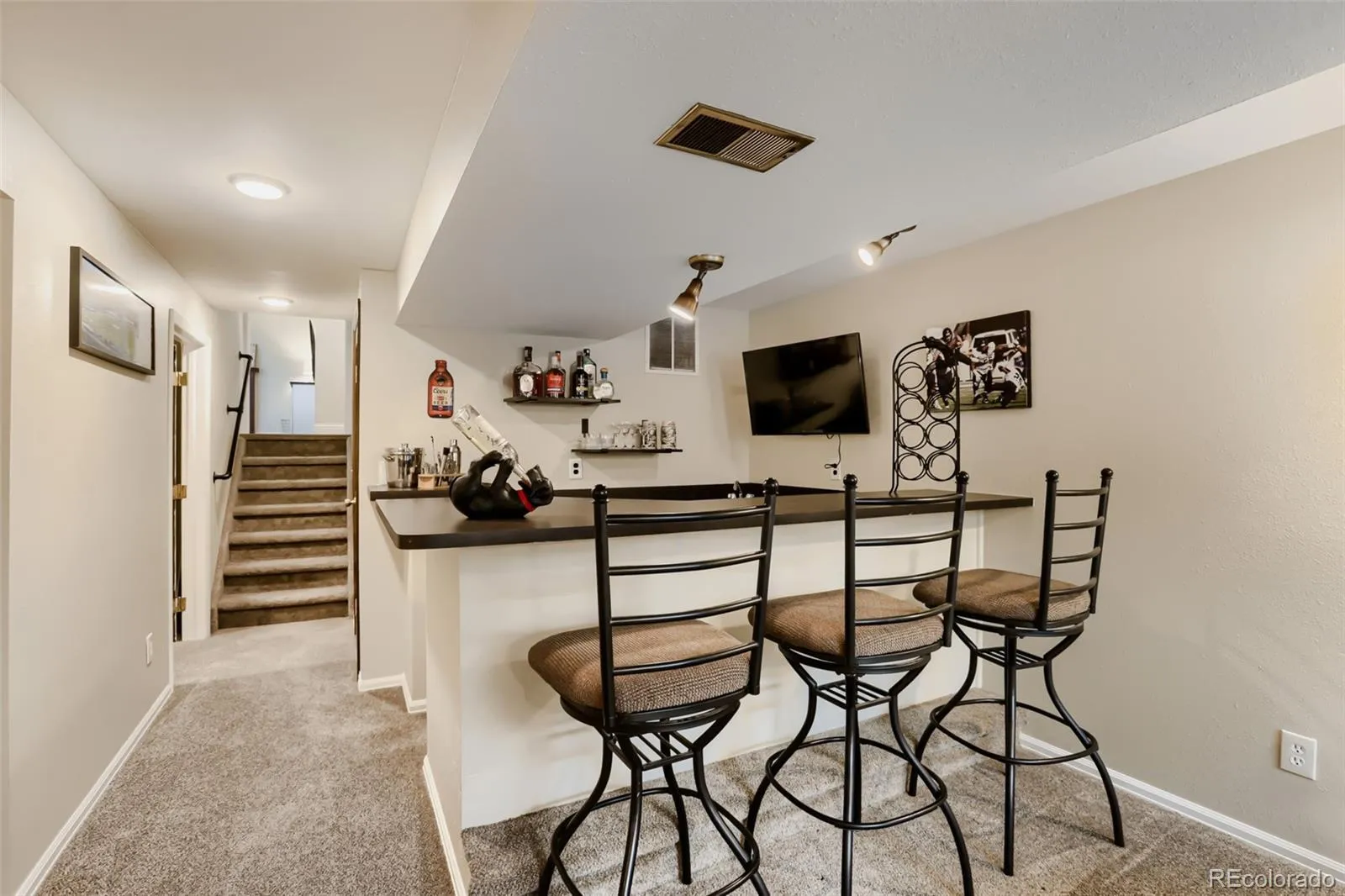 04152026211300 1600 29