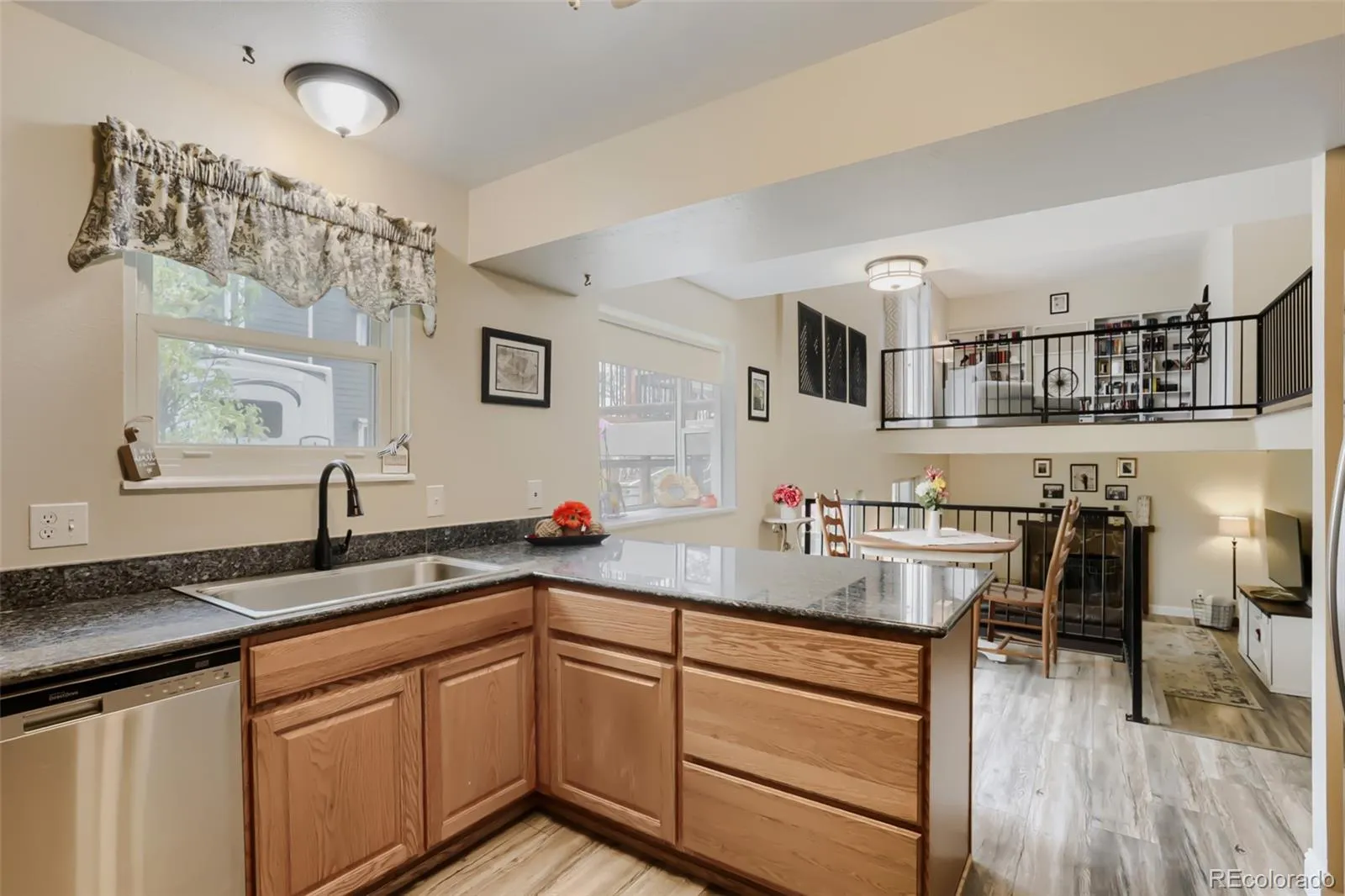 04152026211300 1600 9