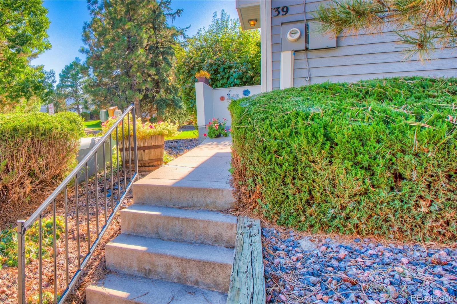 39 S Nome Street Aurora CO 80012 | MLS #REC8204541 08162026050213 1600 3