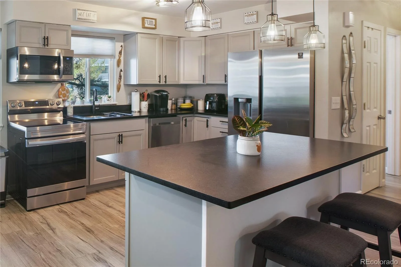 39 S Nome Street Aurora CO 80012 | MLS #REC8204541 08162026050213 1600 8