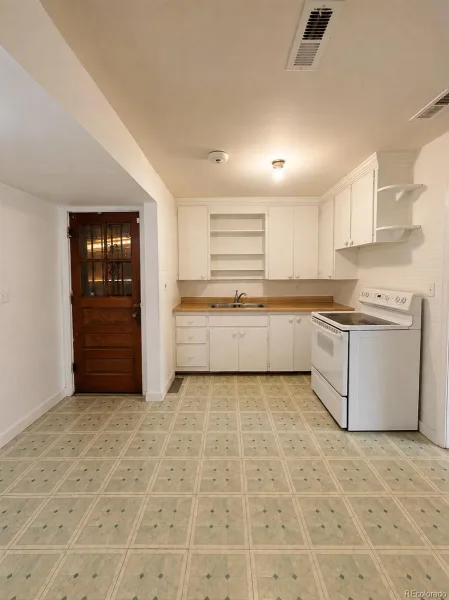 1132 Moline Street Aurora CO 80010 | MLS #REC8209308 08052026022147 800 2