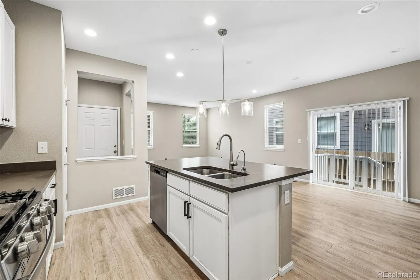 6568 N Ceylon Street Denver CO 80249 MLS #REC8210537 05222026000513 1600 18