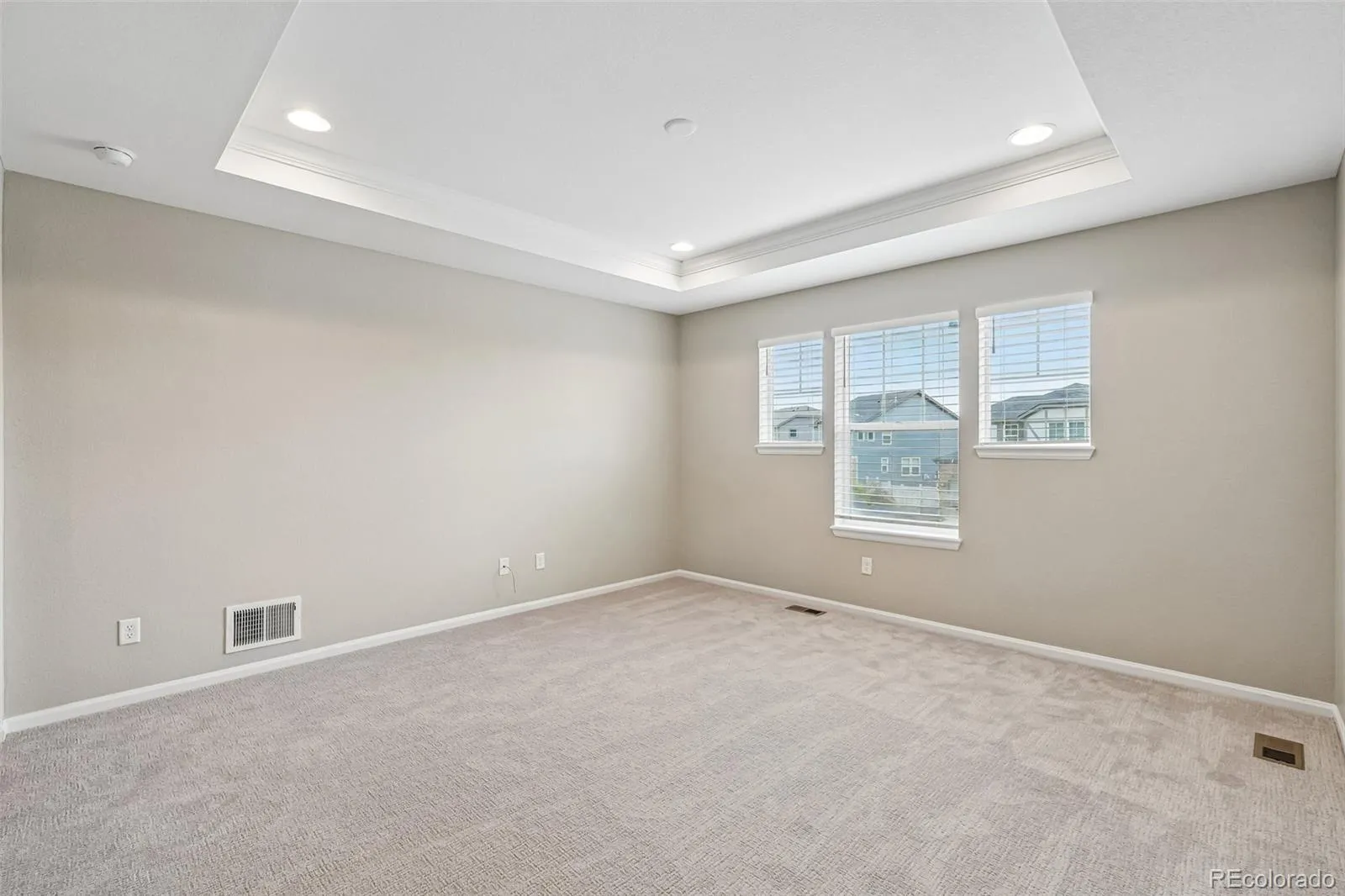 6568 N Ceylon Street Denver CO 80249 MLS #REC8210537 05222026000513 1600 27