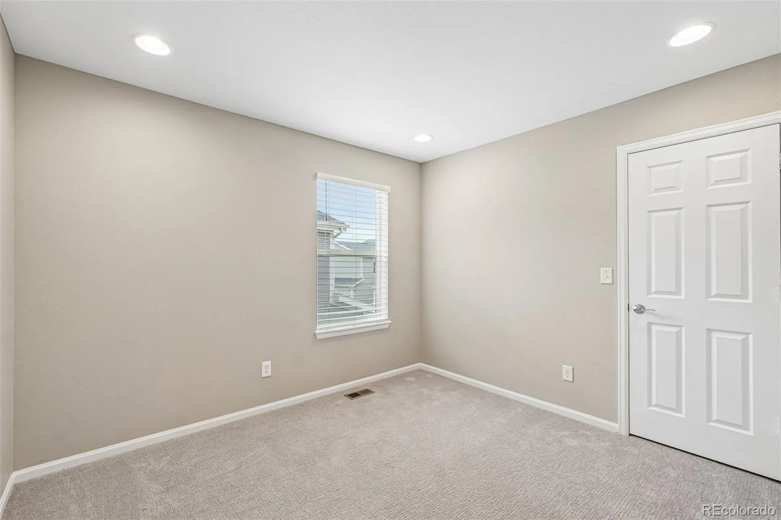 6568 N Ceylon Street Denver CO 80249 MLS #REC8210537 05222026000513 1600 32