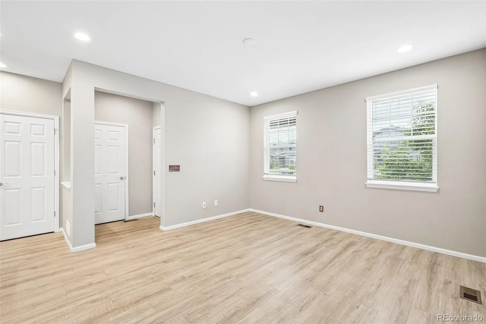 6568 N Ceylon Street Denver CO 80249 MLS #REC8210537 05222026000513 1600 7