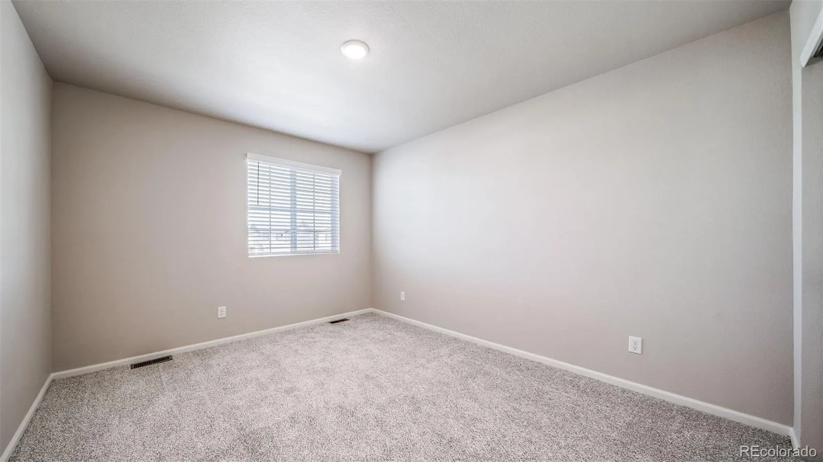 21792 E 46th Place Aurora CO 80019 MLS #REC8211313 06082026205433 1600 33