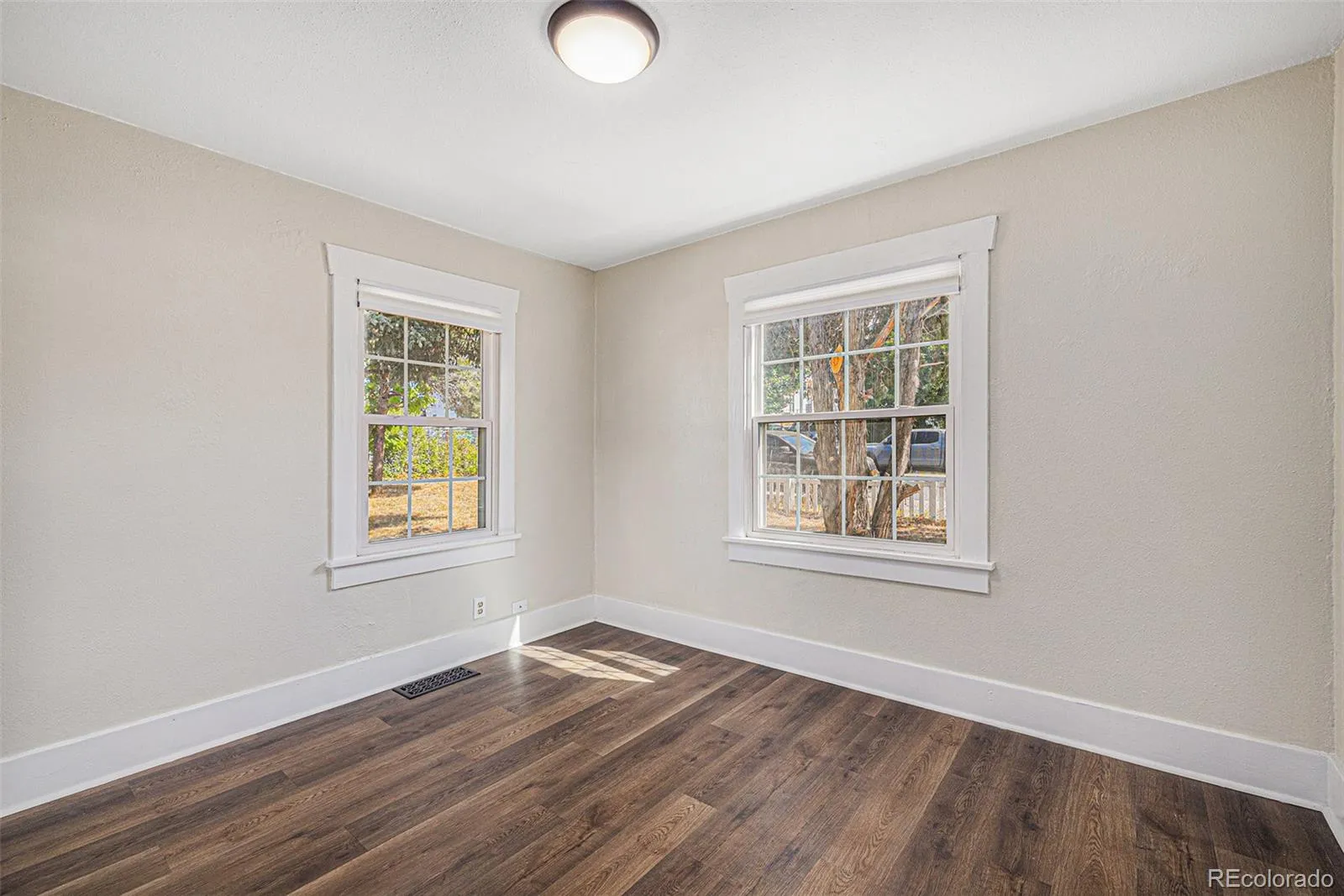 04172026214557 1600 21