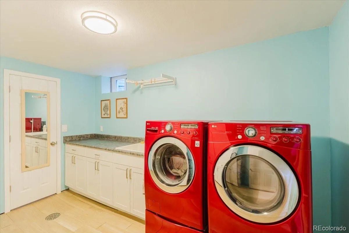 04112026010806 1200 16