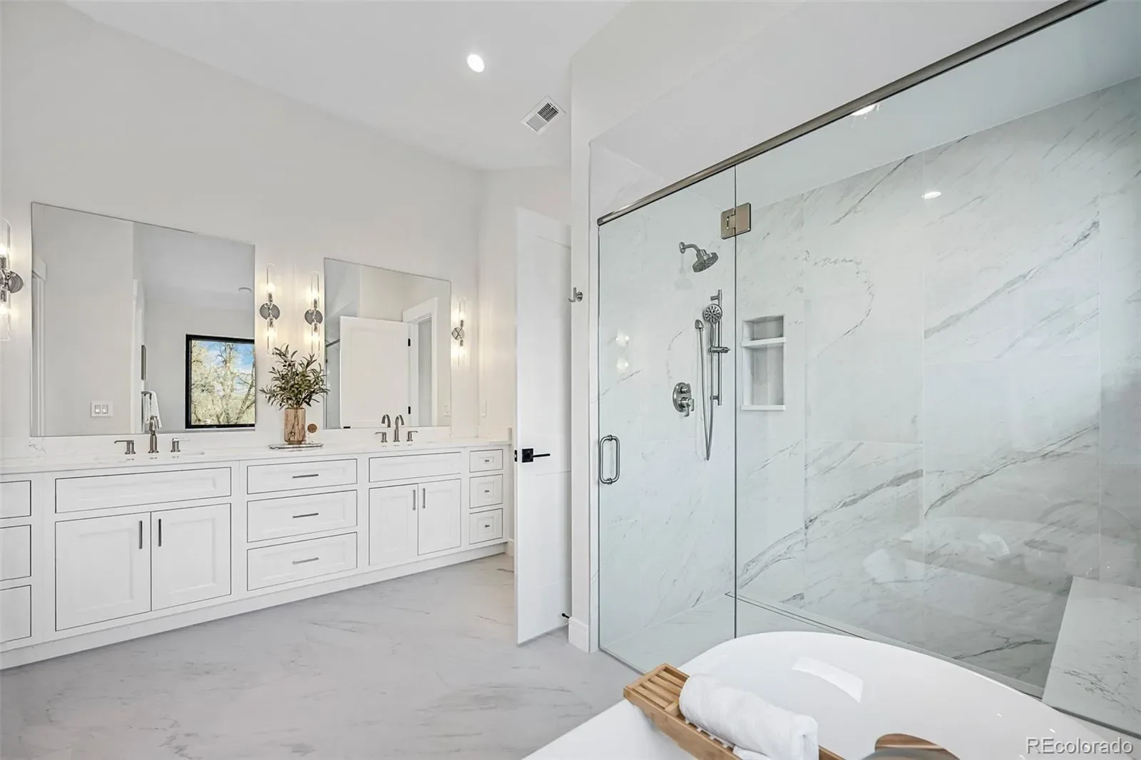 03192026205345 1600 21