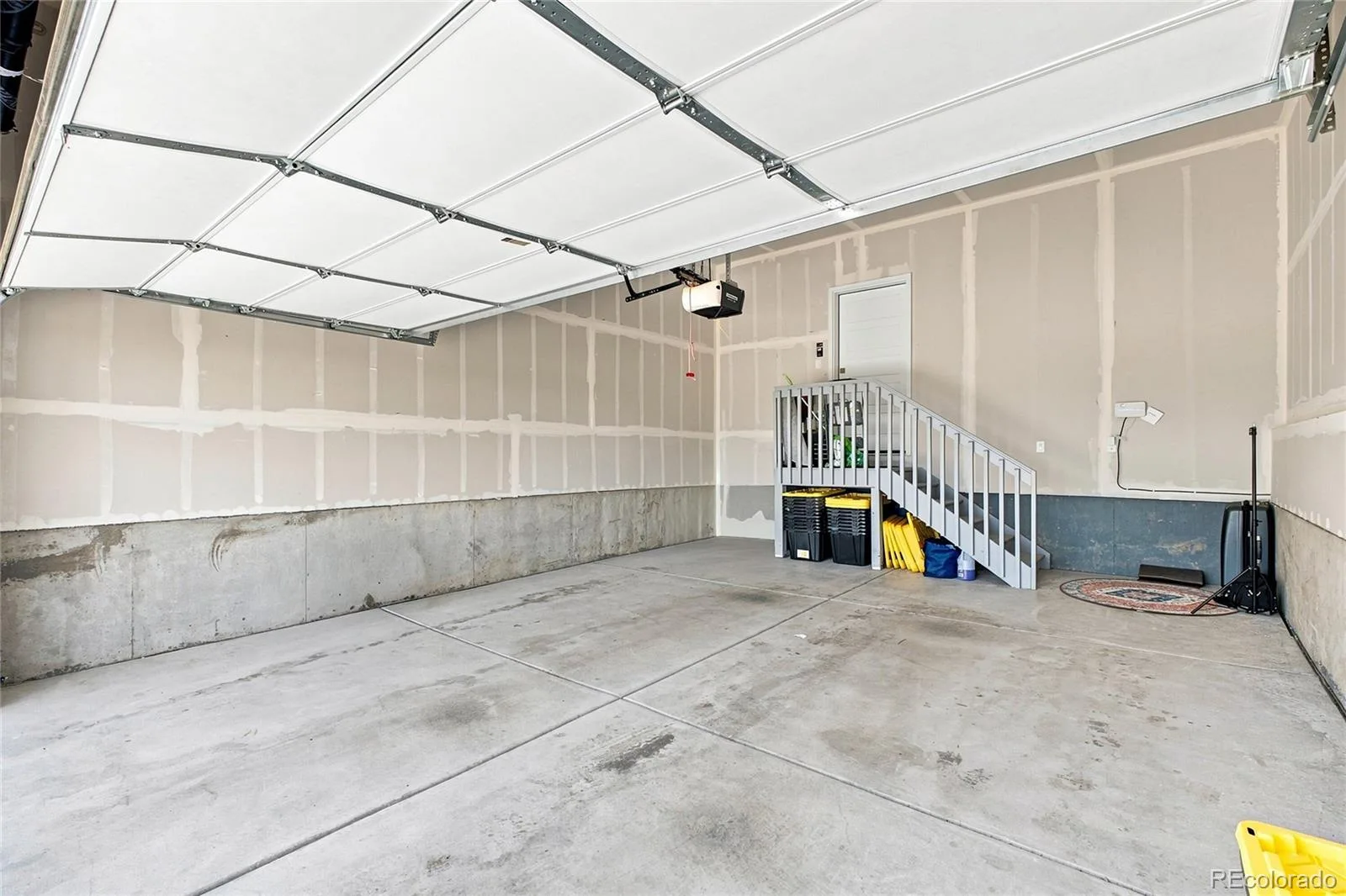 9777 Banner Peak Street Littleton CO 80125 | MLS #REC8225692 07312026201804 1600 37