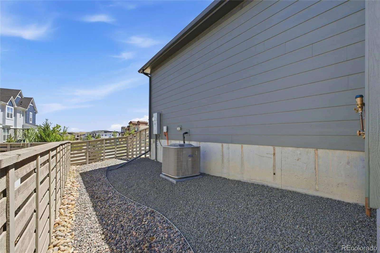 9777 Banner Peak Street Littleton CO 80125 | MLS #REC8225692 07312026201804 1600 38