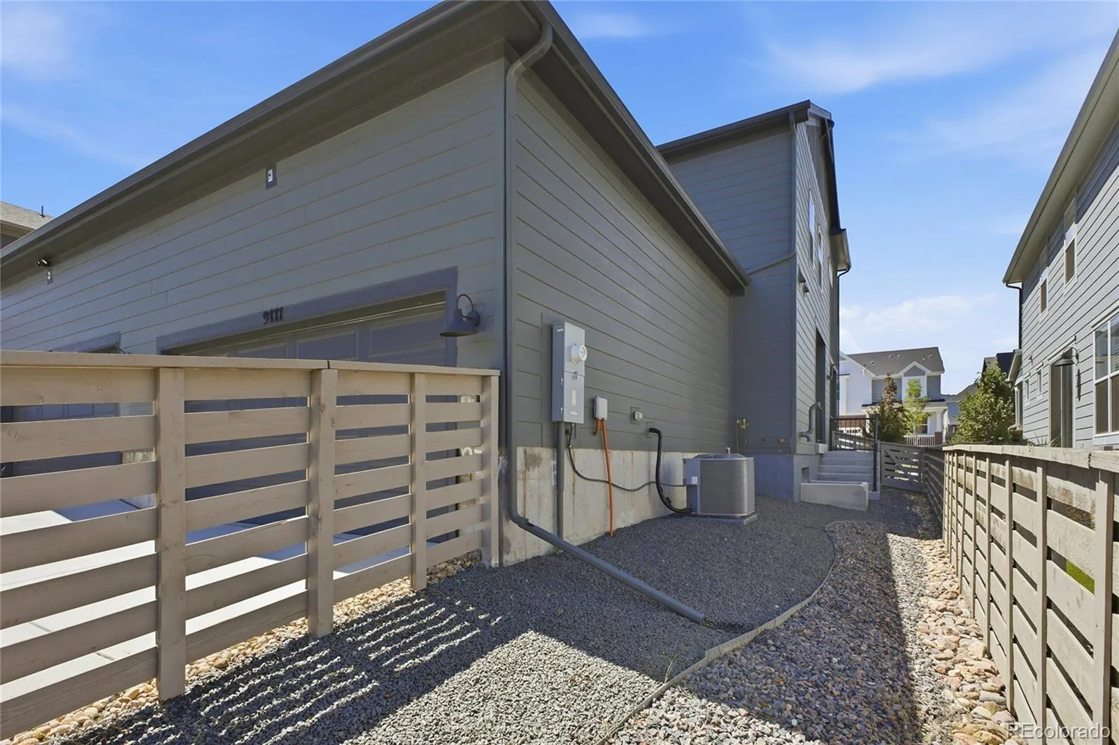 9777 Banner Peak Street Littleton CO 80125 | MLS #REC8225692 07312026201804 1600 39