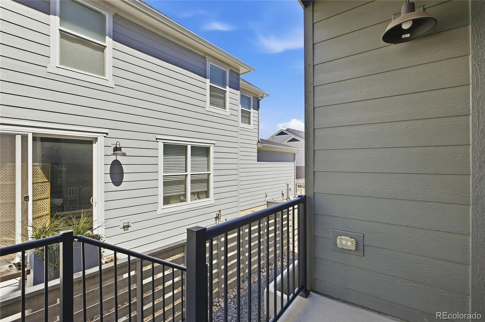 9777 Banner Peak Street Littleton CO 80125 | MLS #REC8225692 07312026201804 1600 40