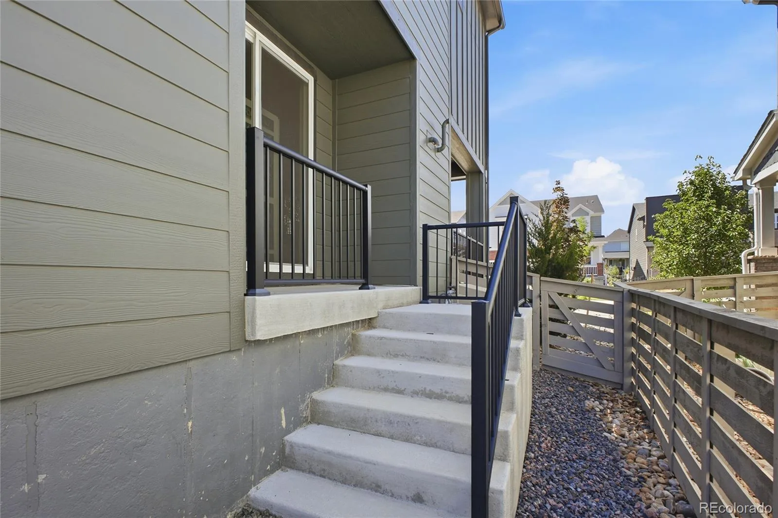9777 Banner Peak Street Littleton CO 80125 | MLS #REC8225692 07312026201804 1600 41