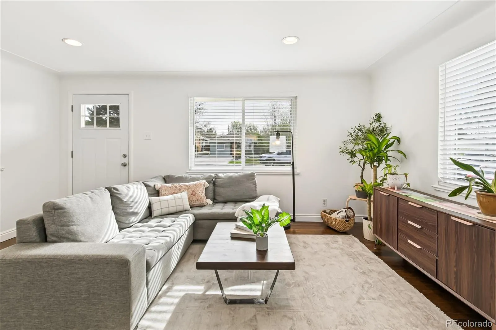 04092026231400 1600 2