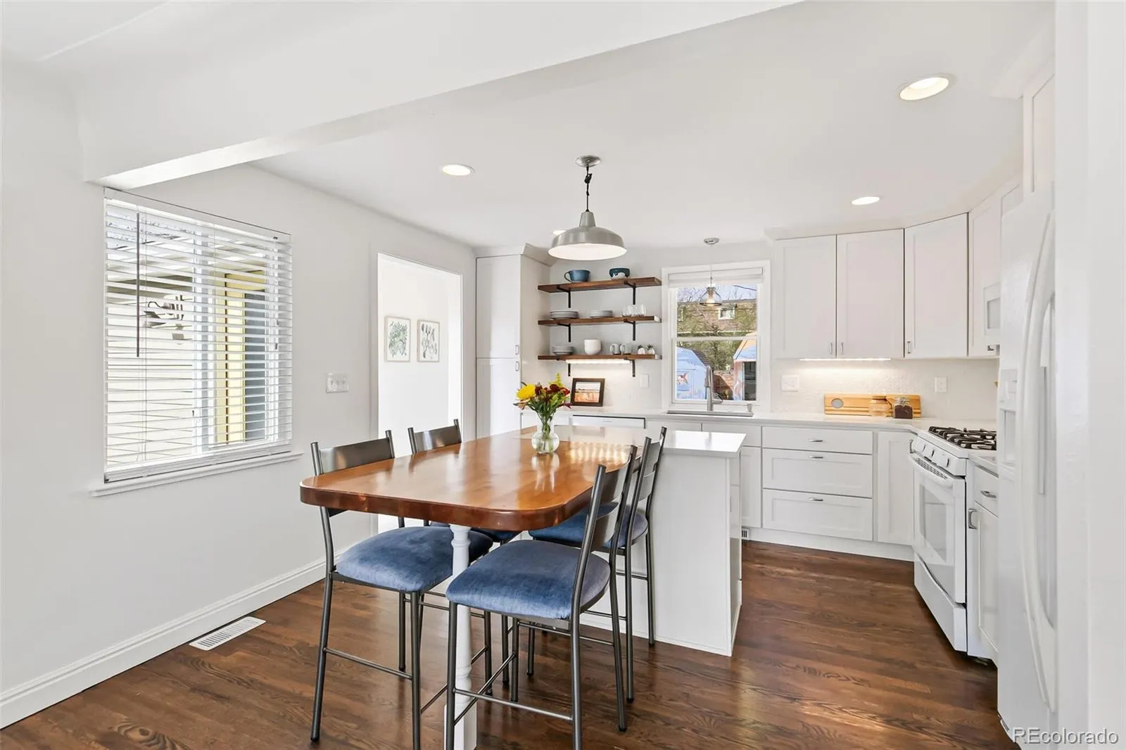 04092026231400 1600 29