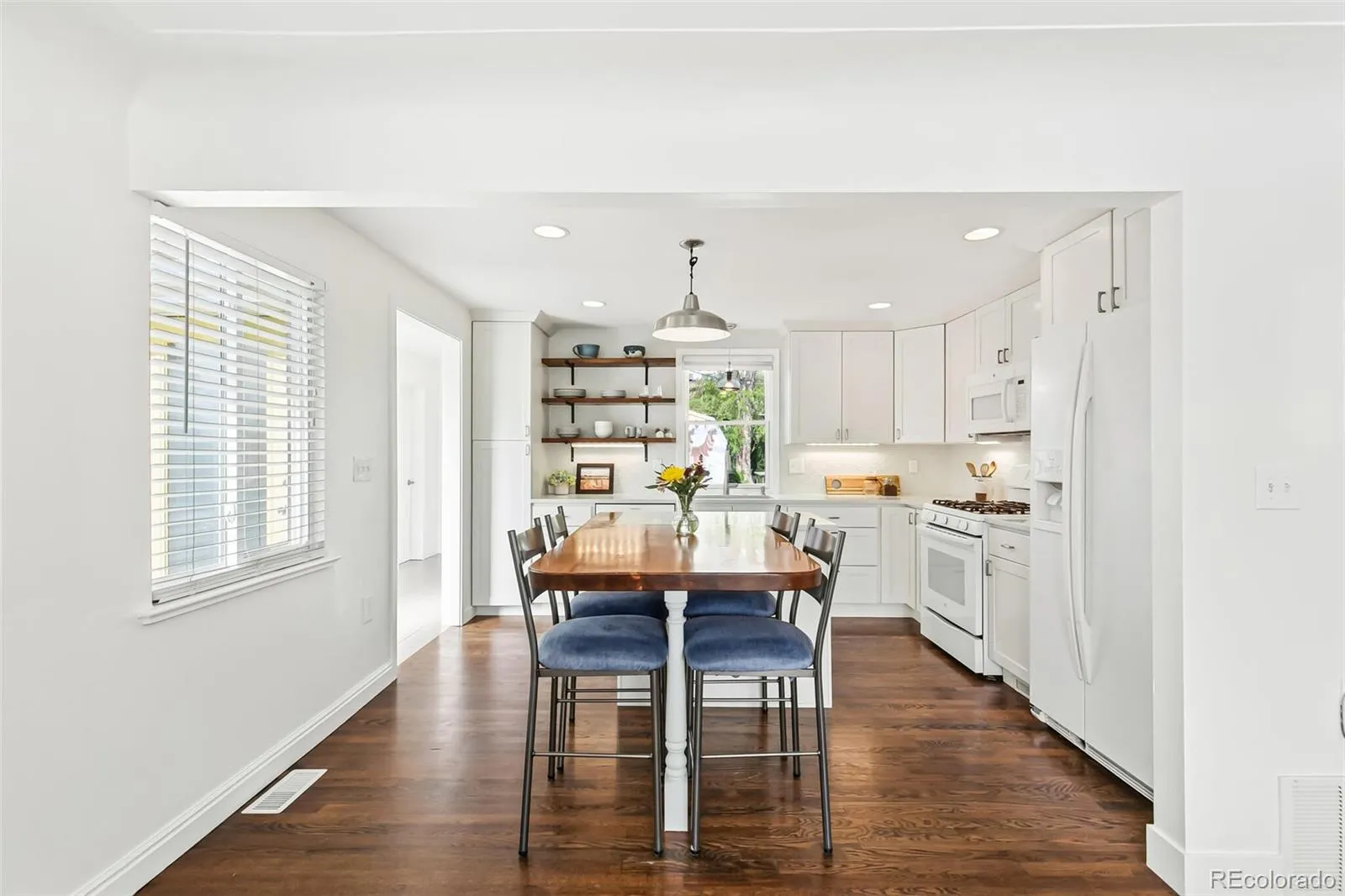 04092026231400 1600 6