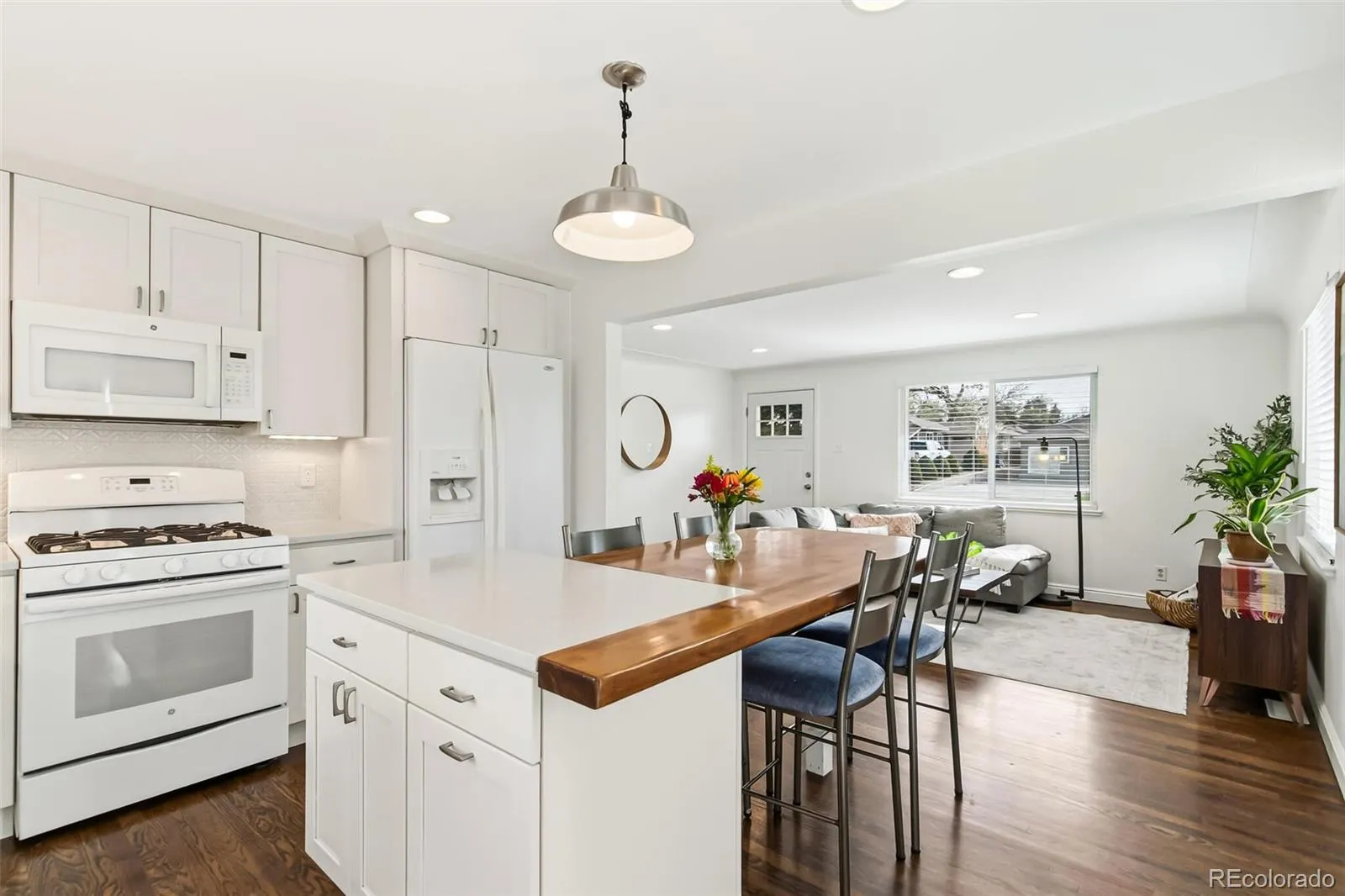 04092026231400 1600 9