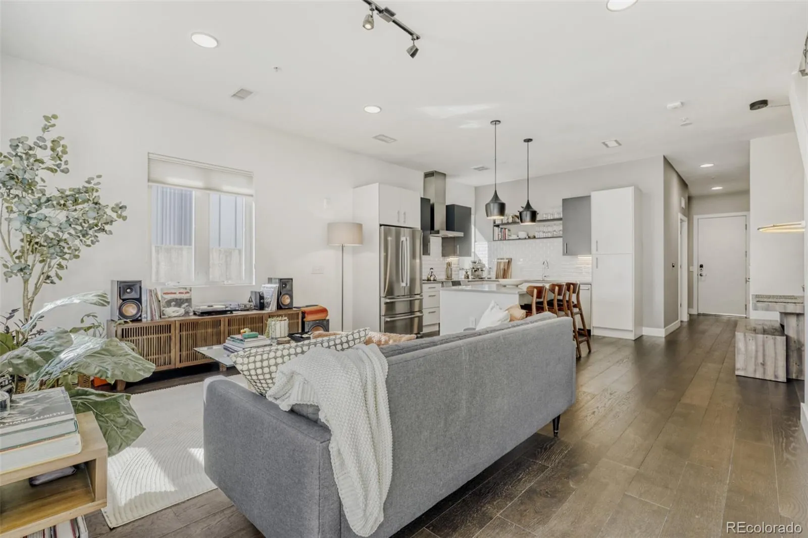 04102026051727 1600 1