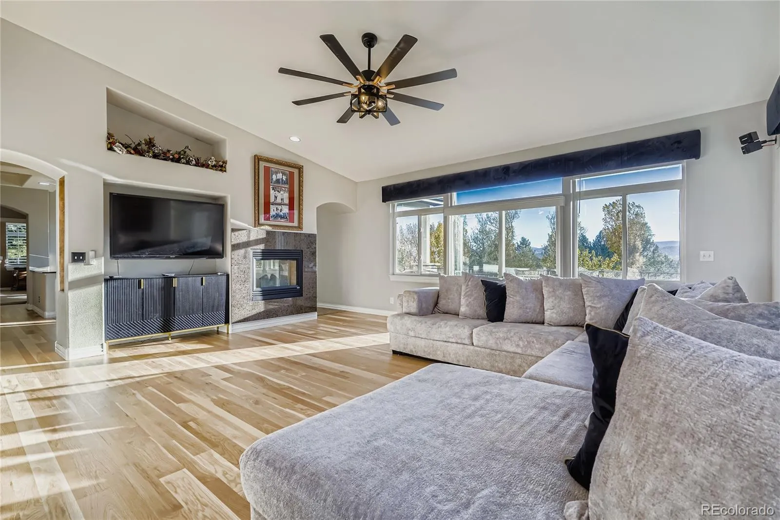 04162026233630 1600 18