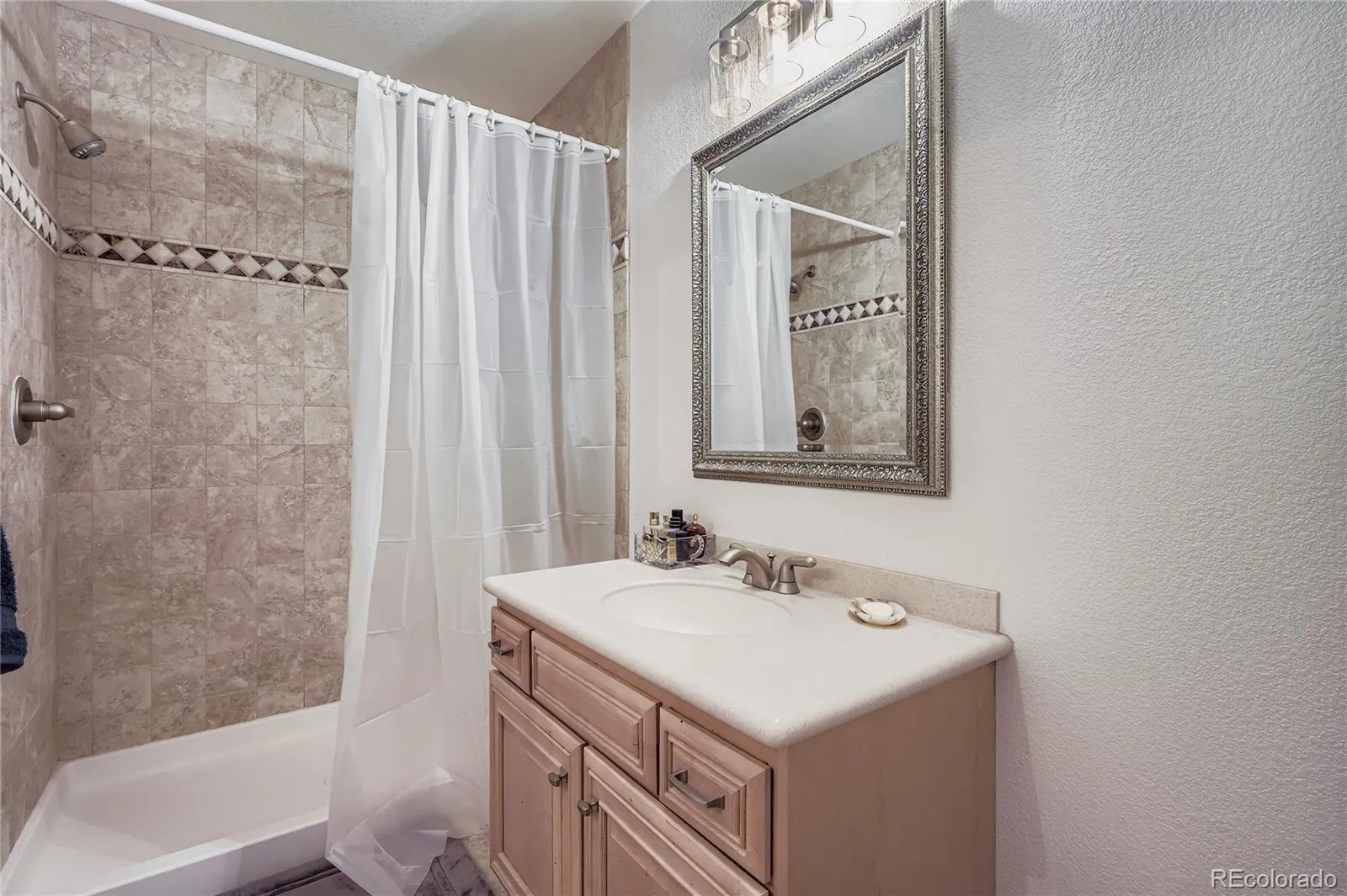 04162026233630 1600 34