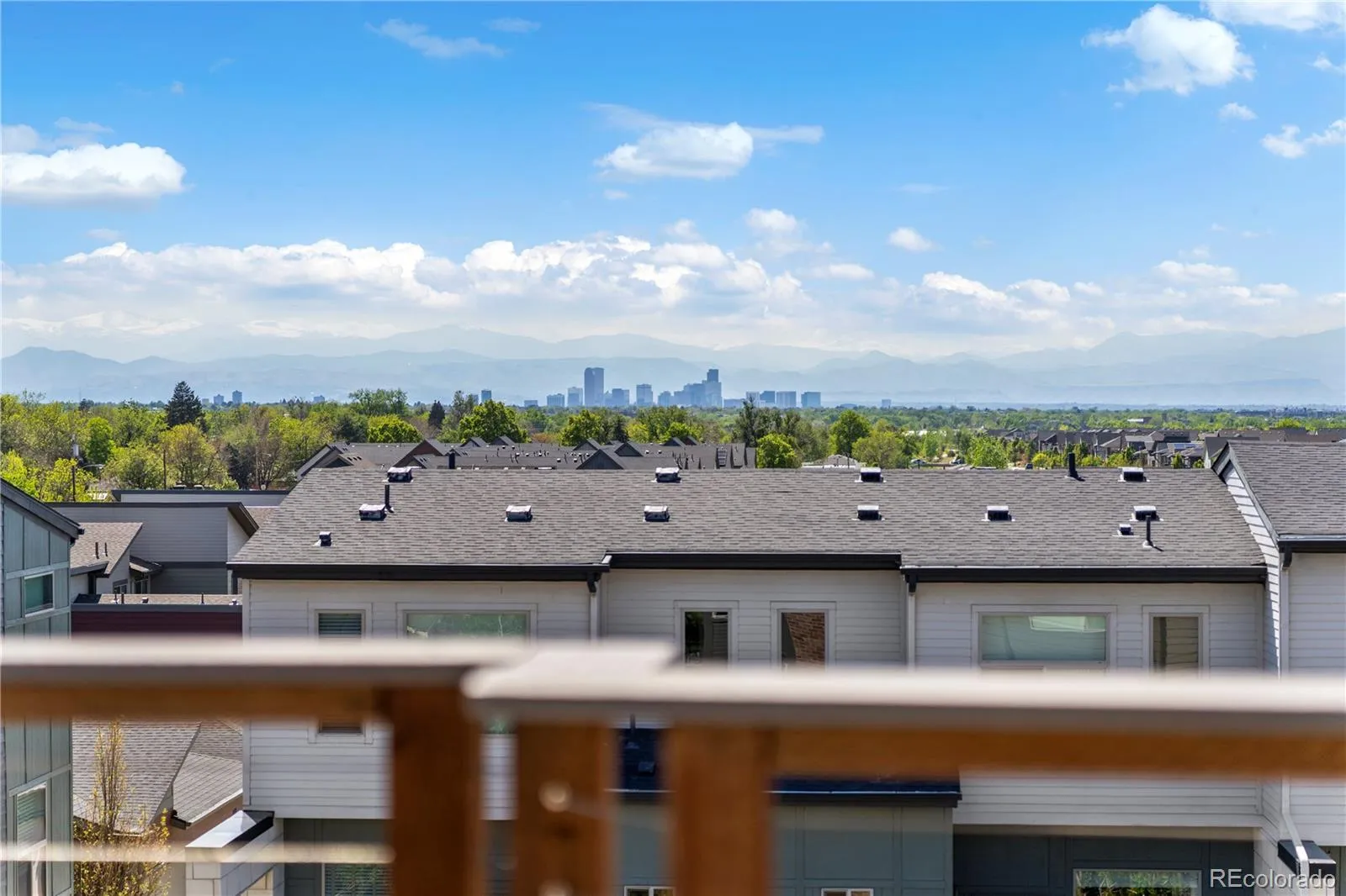 2522 N Moline Street Aurora CO 80010 MLS #REC8239016 05112026070833 1600 29