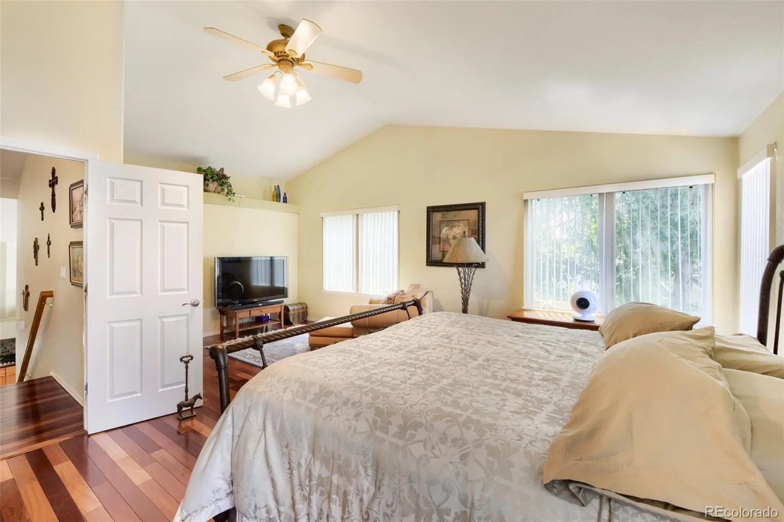10083 Oak Leaf Way Littleton CO 80129 | MLS #REC8239160 08072026014345 1600 17