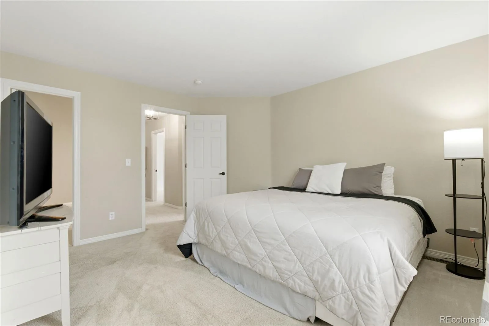 6052 S Andes Circle Aurora CO 80016 MLS #REC8239876 06172026193628 1600 32