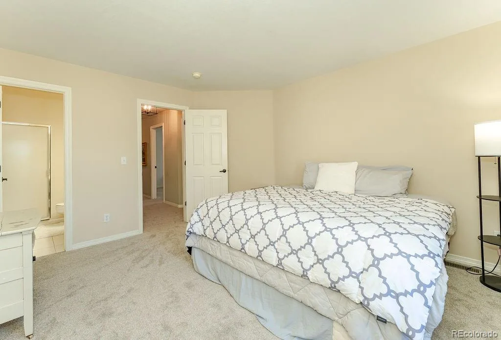 6052 S Andes Circle Aurora CO 80016 MLS #REC8239876 07092026154617 1024 25