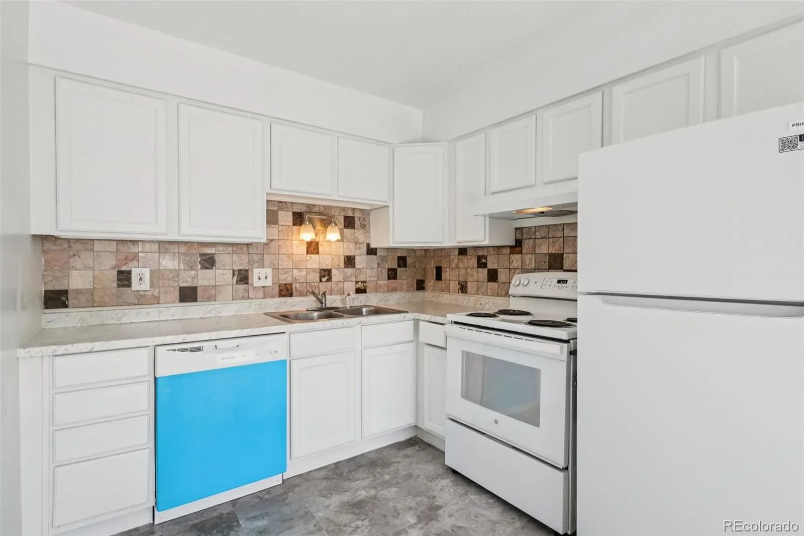 2105 Coronado N Parkway #D Denver CO 80229 | MLS #REC8241095 03282026043733 1600 13