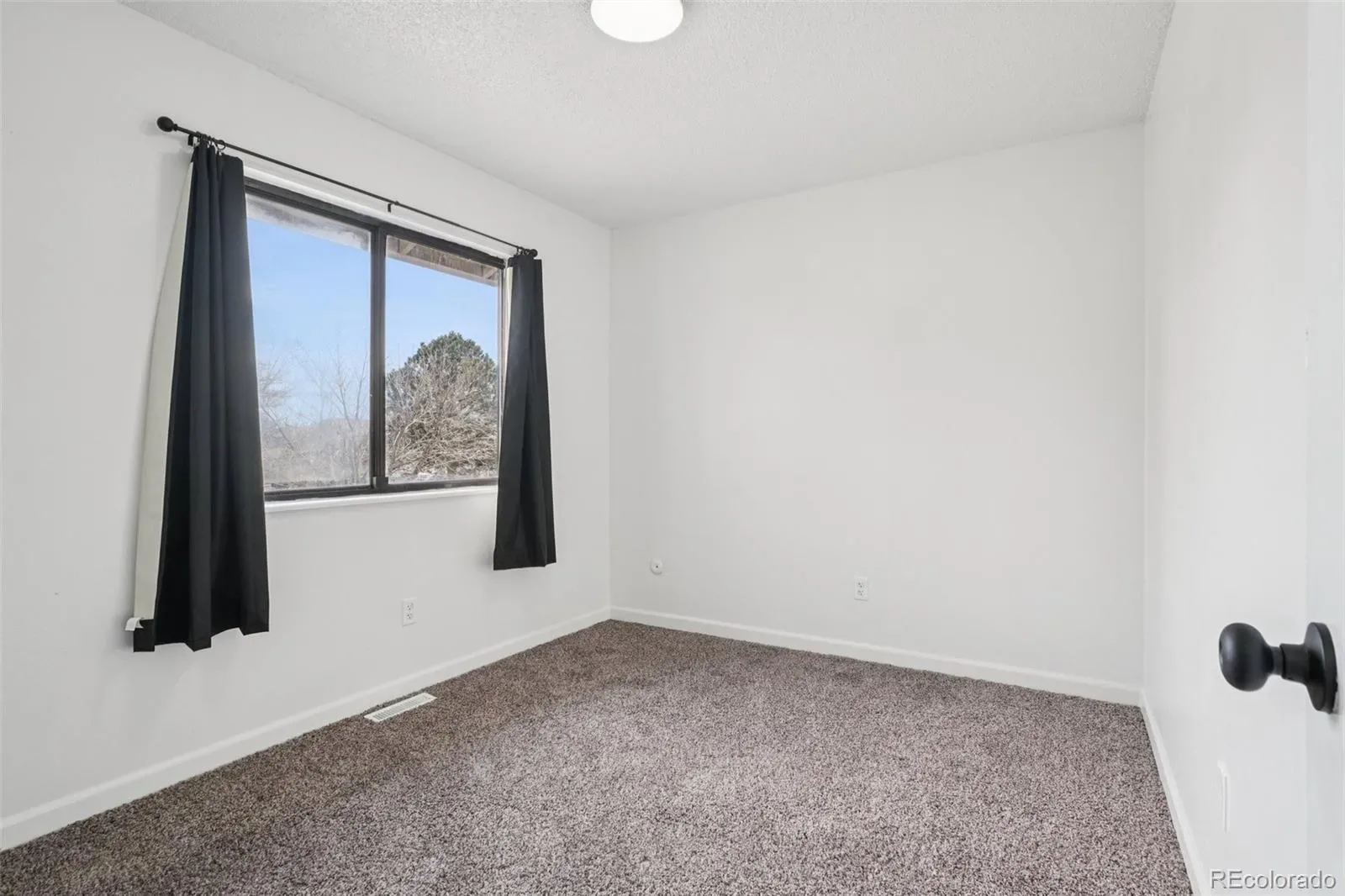 2105 Coronado N Parkway #D Denver CO 80229 | MLS #REC8241095 03282026043733 1600 23