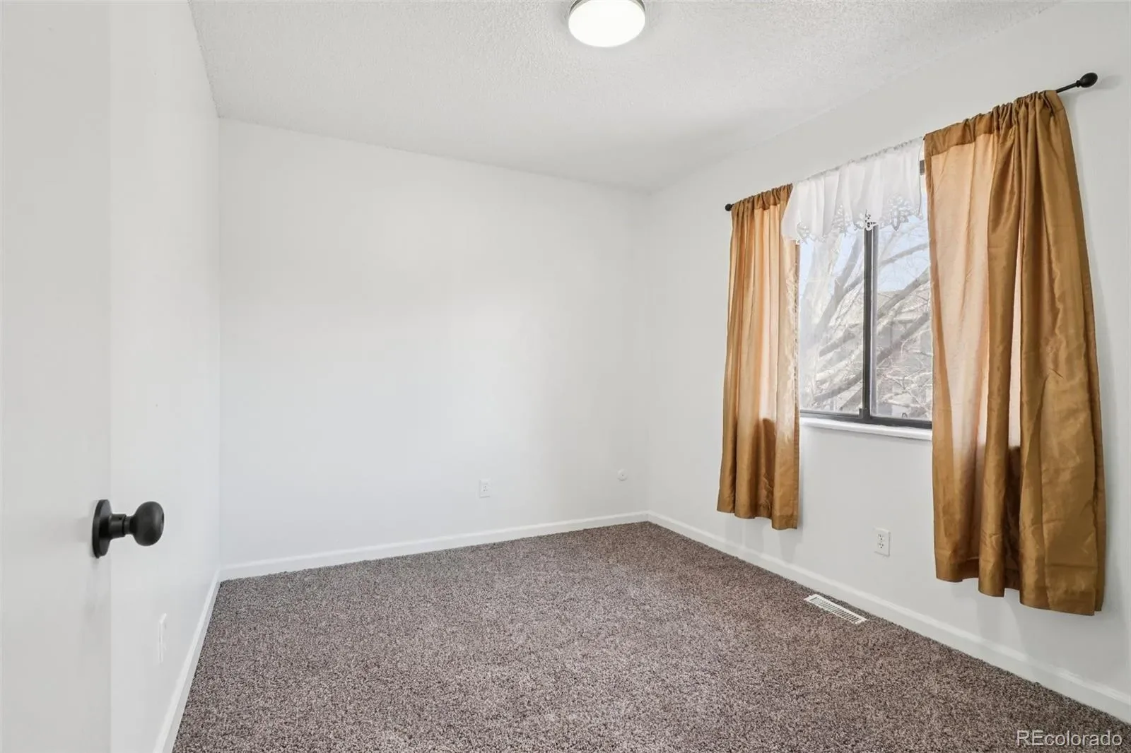 2105 Coronado N Parkway #D Denver CO 80229 | MLS #REC8241095 03282026043733 1600 26