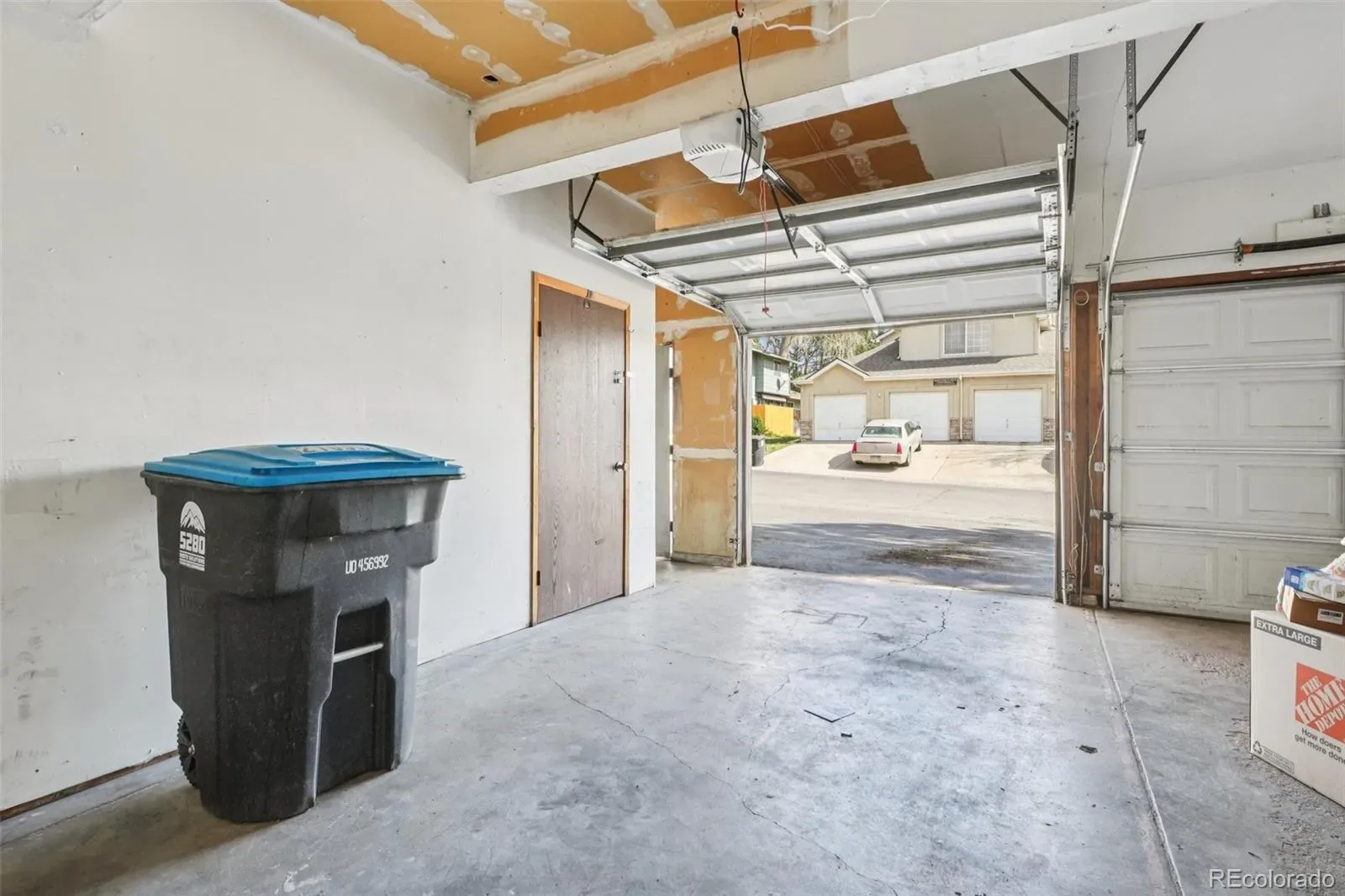 2105 Coronado N Parkway #D Denver CO 80229 | MLS #REC8241095 03282026043733 1600 31