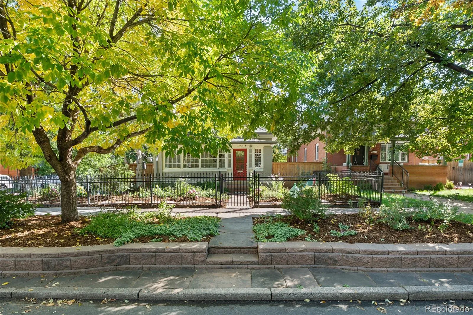 04112026172255 1600 37