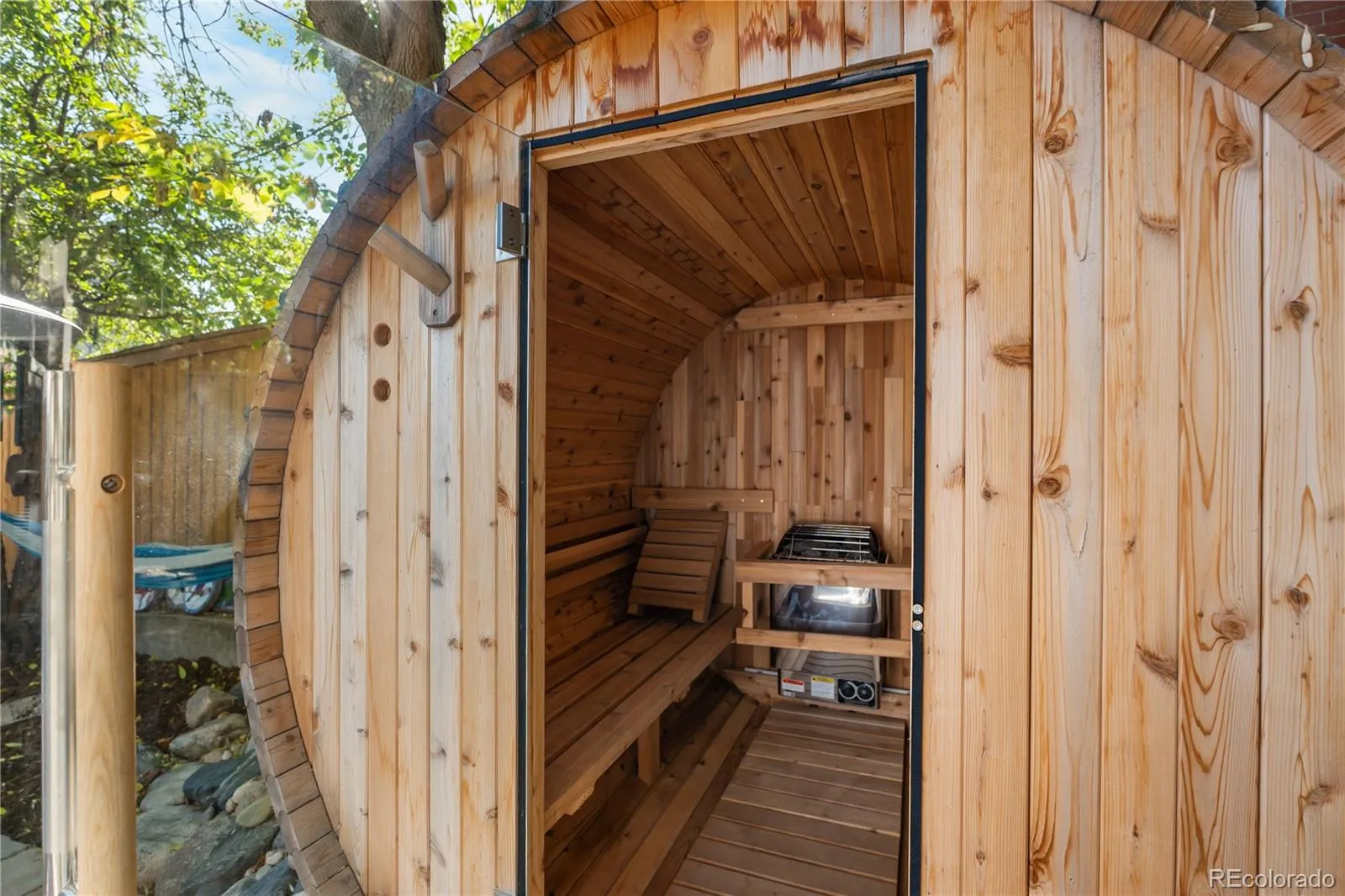 04112026172255 1600 44