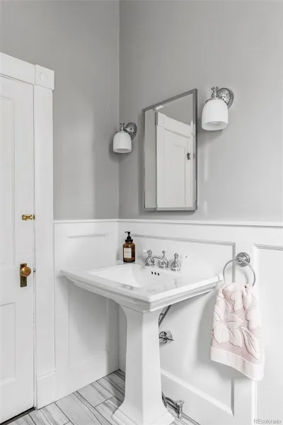 04112026172255 800 17